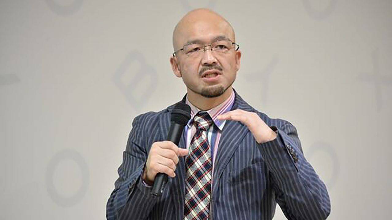 (هيديا توكيوشي)، مدرس ياباني، أبلغ (CNN) أن راتبه لم يشهد زيادة تذكر على مدار 30 عاما