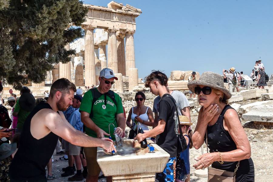 إغلاق الأكروبوليس في اليونان خلال الفترة الأشد حرارة في الصيف