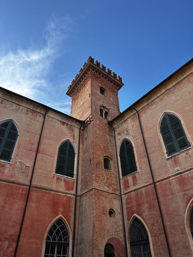 قلعة سانازارو الإيطالية إرث عمره 900 عام