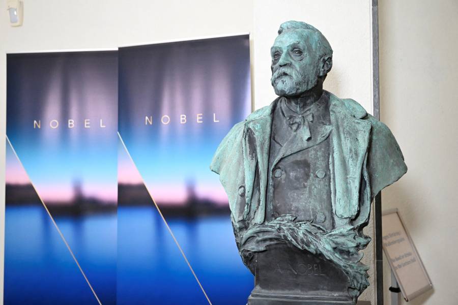 تمثال نصفي لألفريد نوبل