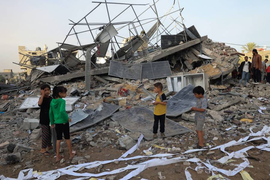 تدمير ألواح الطاقة الشمسية في غزة بسبب القصف الإسرائيلي