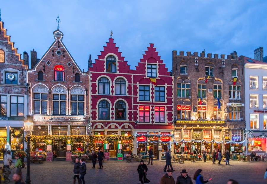 تتميز مدينة بروج البلجيكية بأجمل معالمها خلال موسم الأعياد