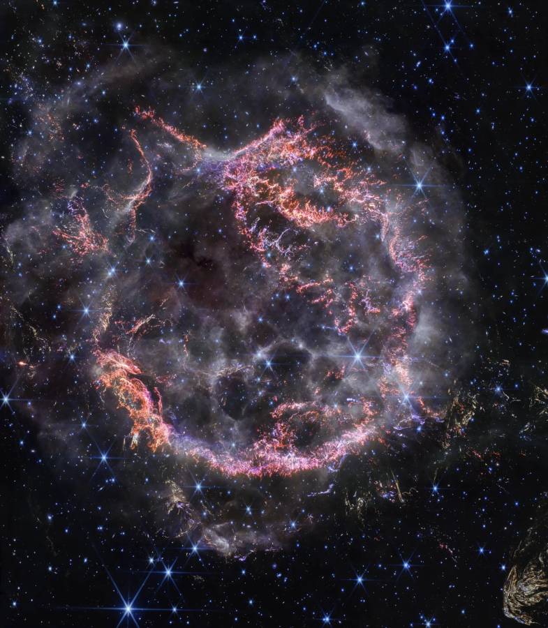 صورة من تلسكوب جيمس ويب لمجموعة النجوم المُشعة كاسيبوبيا أ (ناسا)