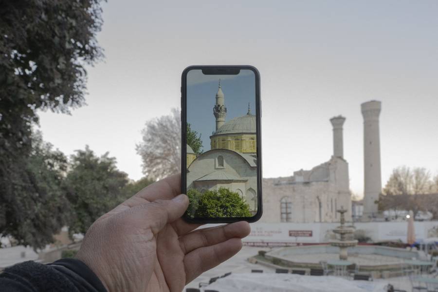 صورة بعد مرور عام على زلزال تركيا توضح حطام مسجد. (فرانس برس- وكالة الأناضول)