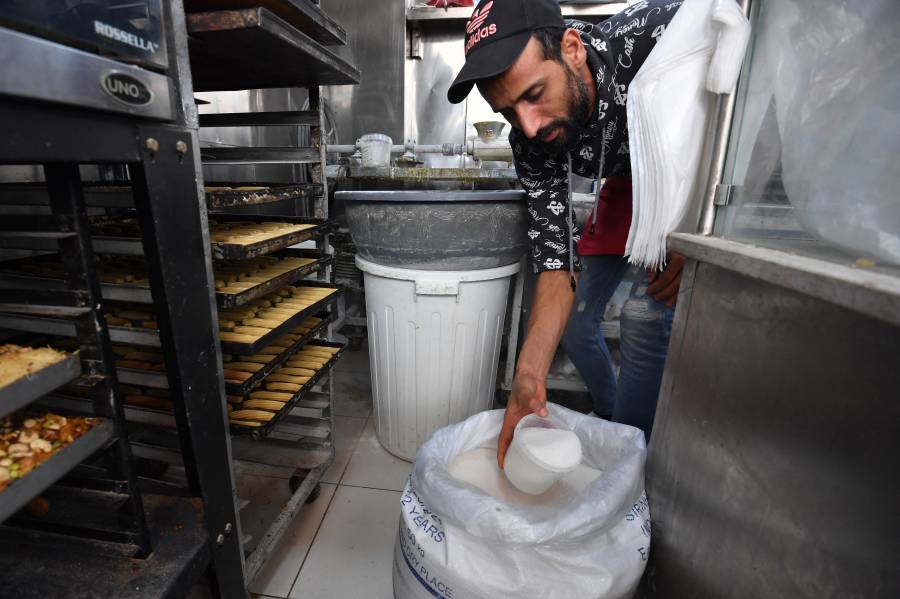 نقص السكر يضفي المرارة على استعدادات التونسيين لعيد الفطر