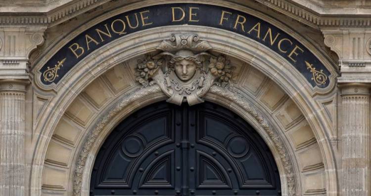 محافظ المركزي الفرنسي يستبعد تأثير التوتر بالشرق الأوسط على بدء خفض الفائدة